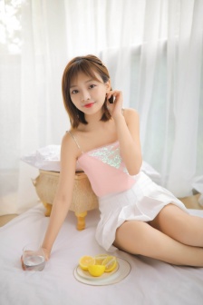 越跳衣服越少的舞蹈视频